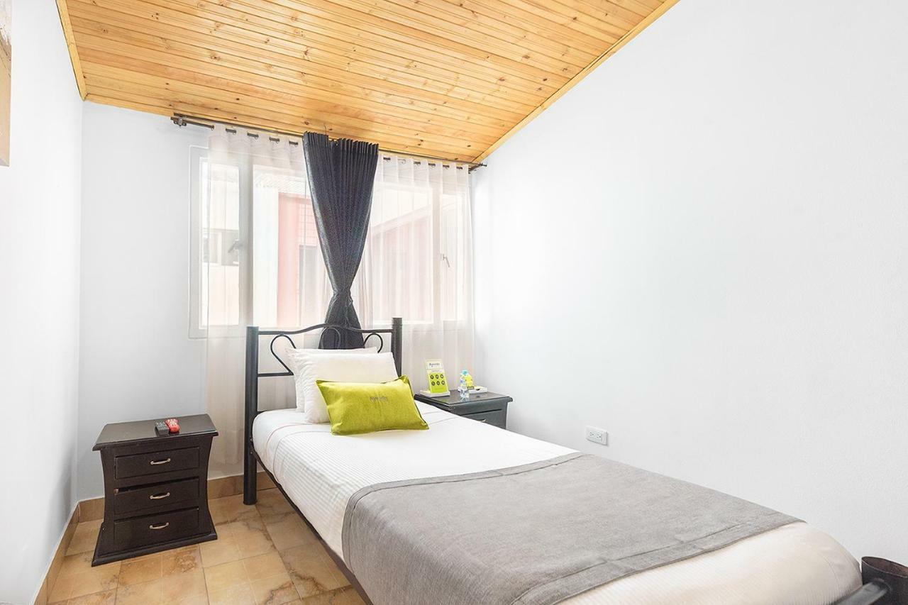 Hotel Casa Normandia Богота Экстерьер фото